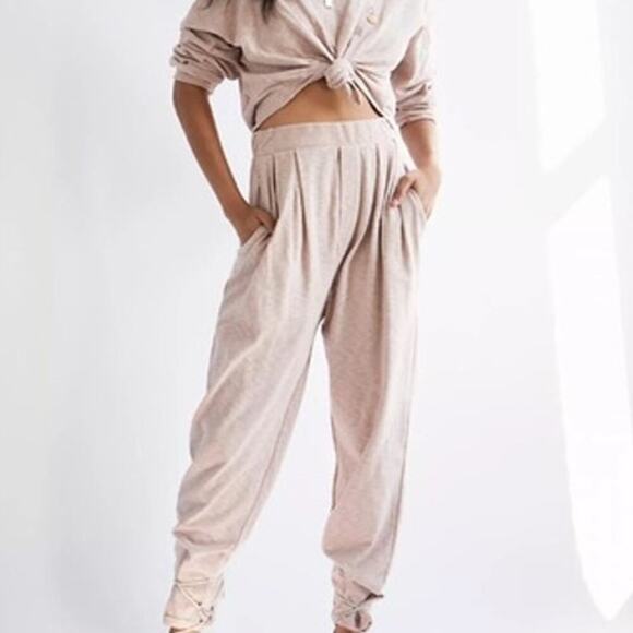 FREE PEOPLE Beach Culver City Pleated Sweatpants Joggers Rose Pearl Cotton XS - Picture 1 of 7